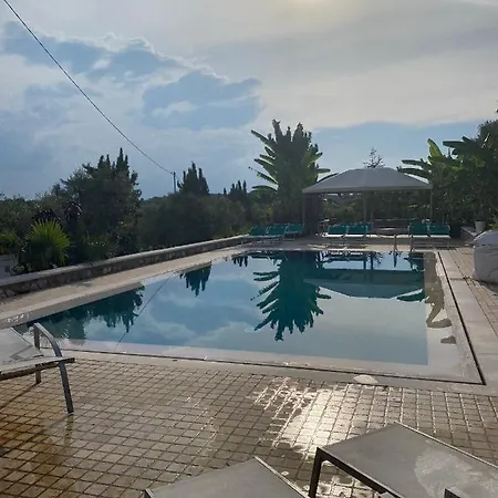 Agriturismo Corte Bozzini Κατάλυμα σε φάρμα Μπαρντολίνο