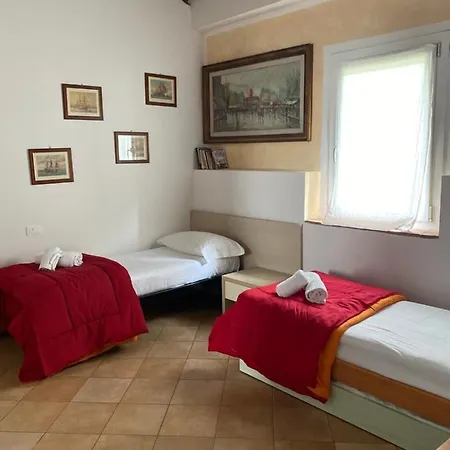 Agriturismo Corte Bozzini Κατάλυμα σε φάρμα *